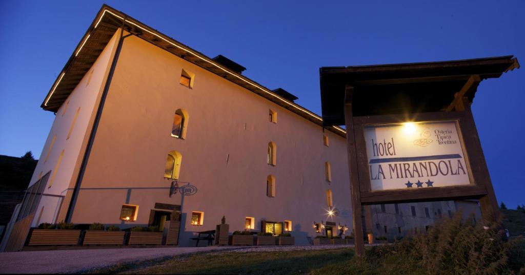 Hotel Dimora Storica La Mirandola パッソ・デル・トナーレ エクステリア 写真
